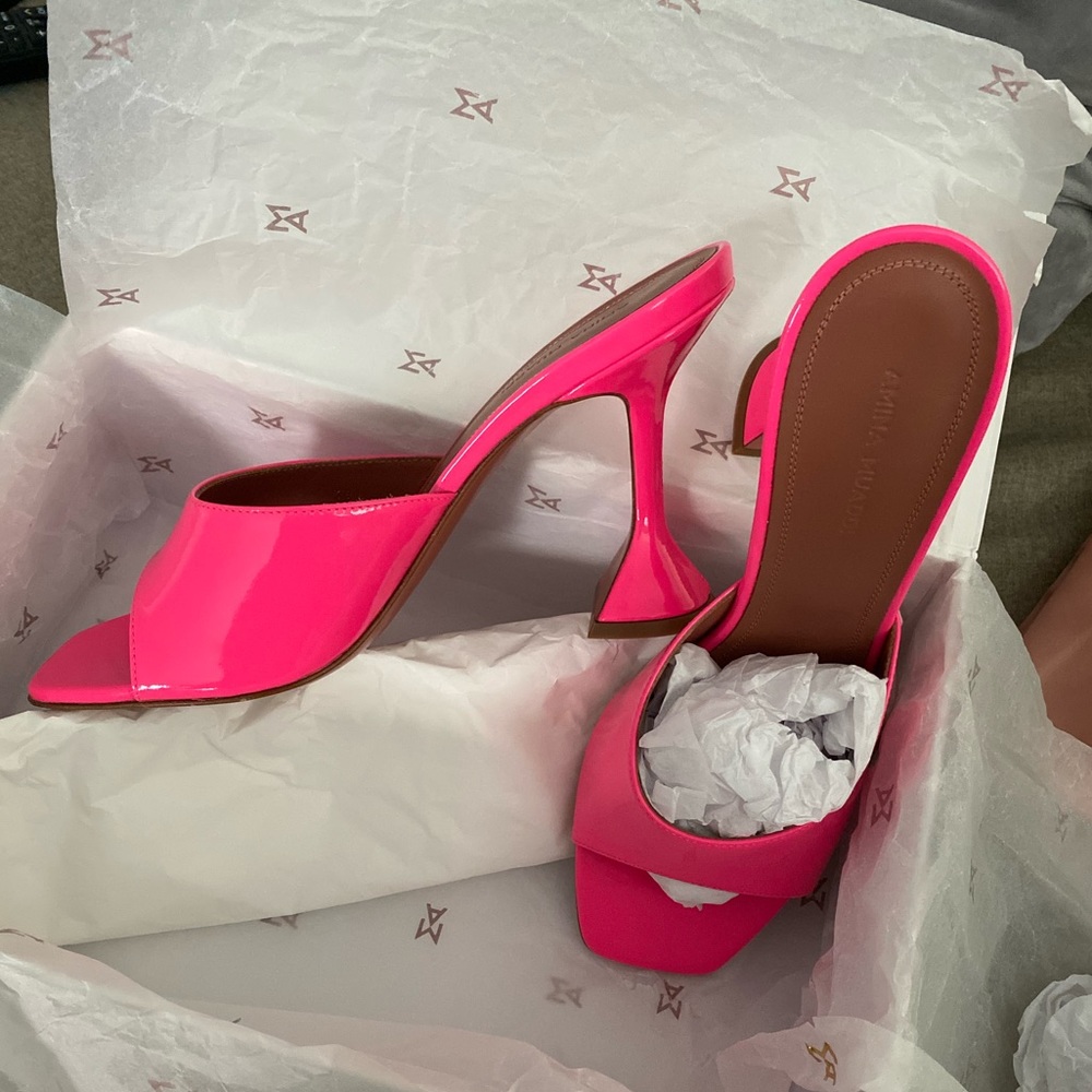 ❌SOLD❌Amina Muaddi lupita sandal HOT PINK